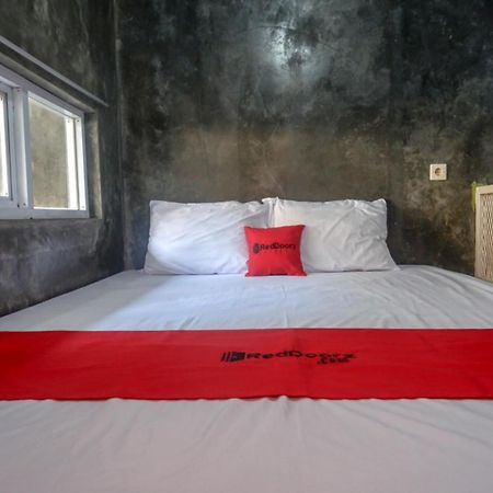 Reddoorz Near Jumbo Mall Sragen Esterno foto