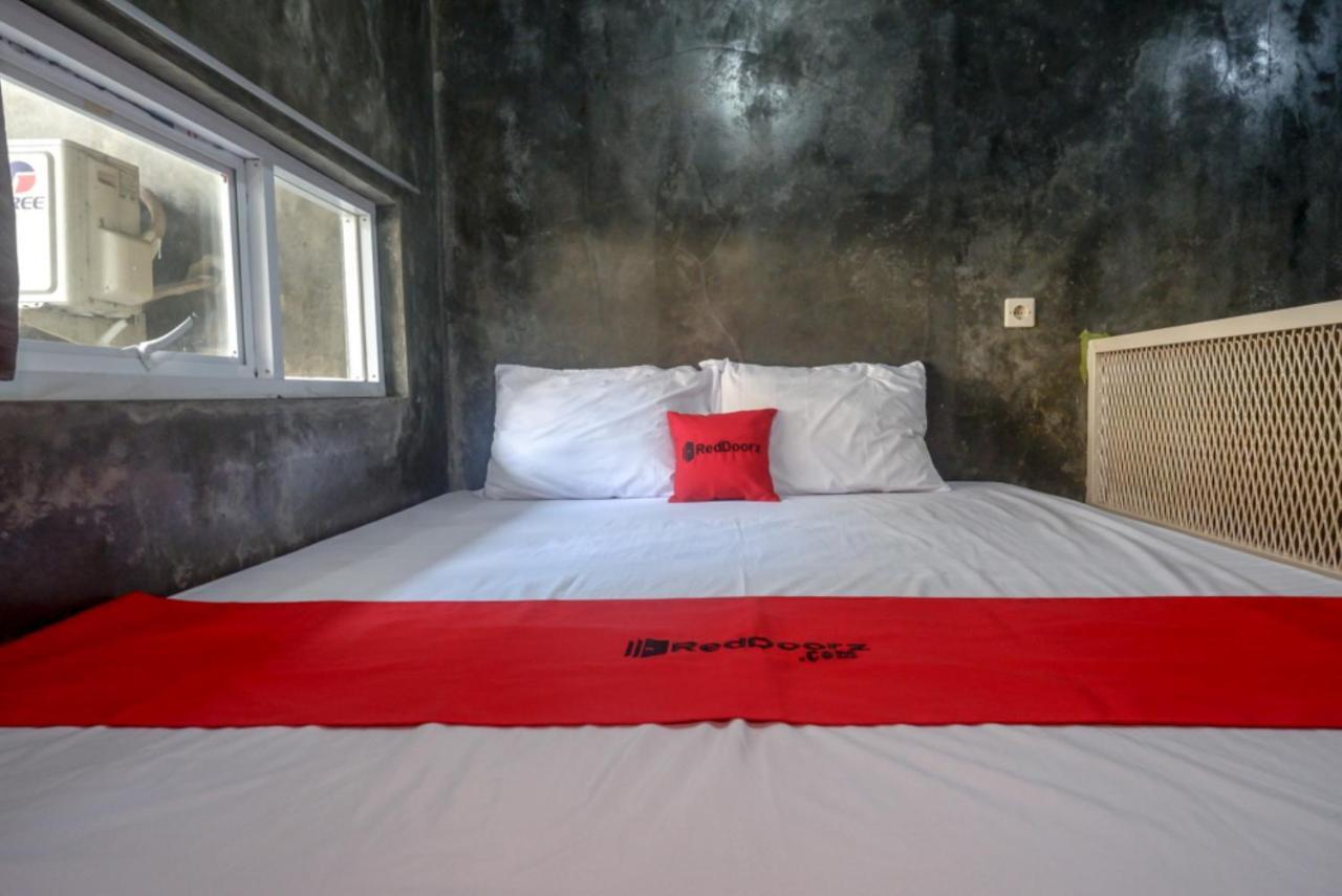 Reddoorz Near Jumbo Mall Sragen Esterno foto