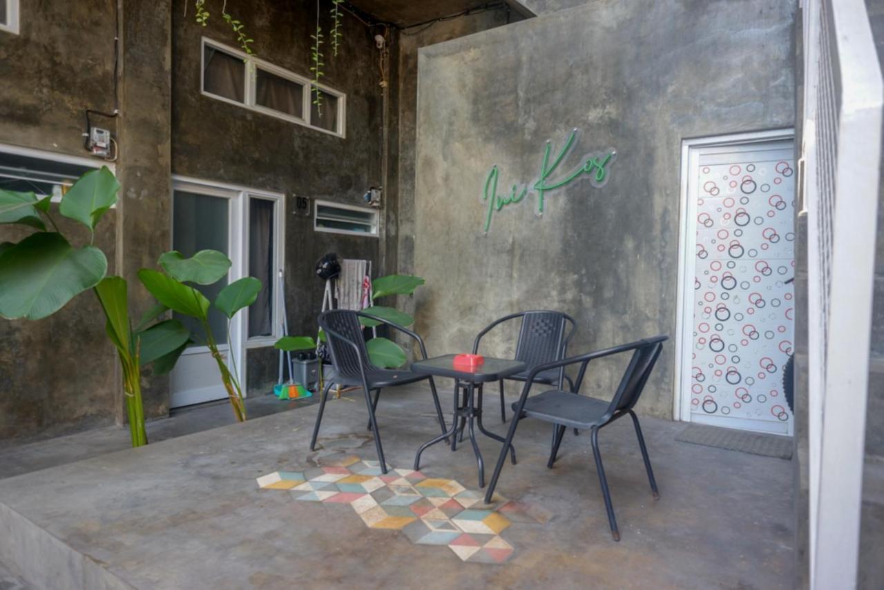 Reddoorz Near Jumbo Mall Sragen Esterno foto