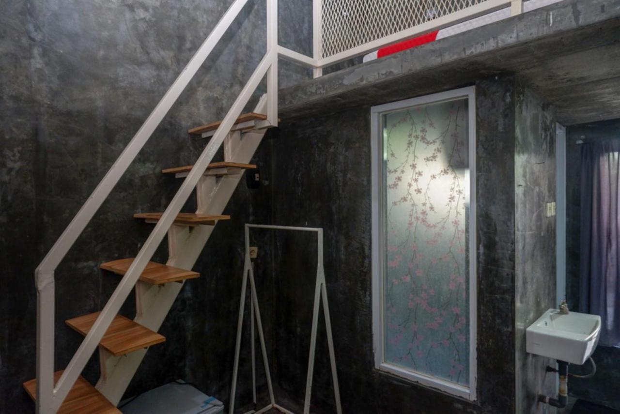 Reddoorz Near Jumbo Mall Sragen Esterno foto